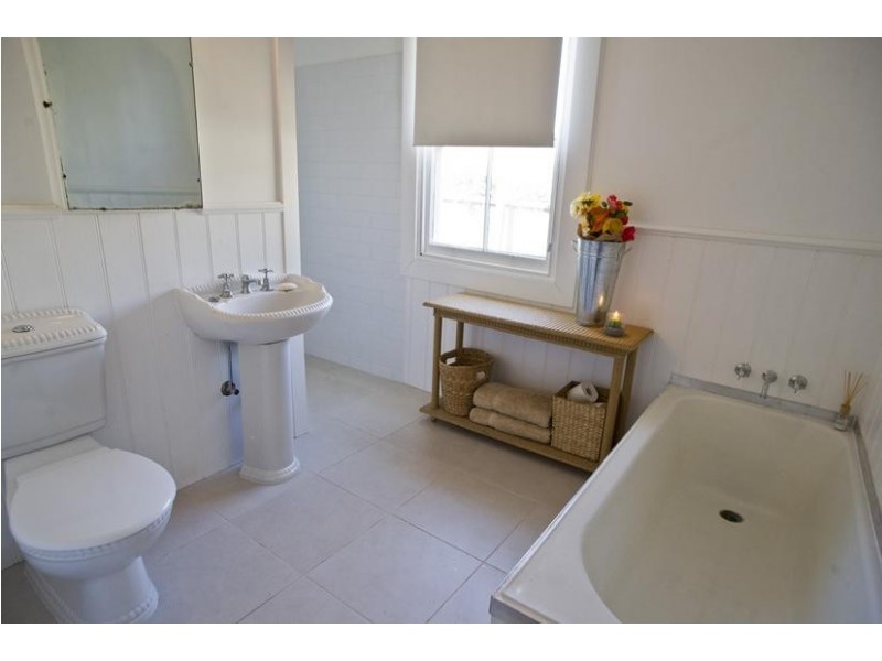 90 Main St, Scone NSW 2337