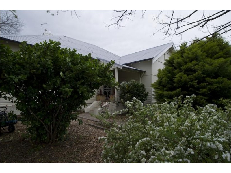 90 Main St, Scone NSW 2337