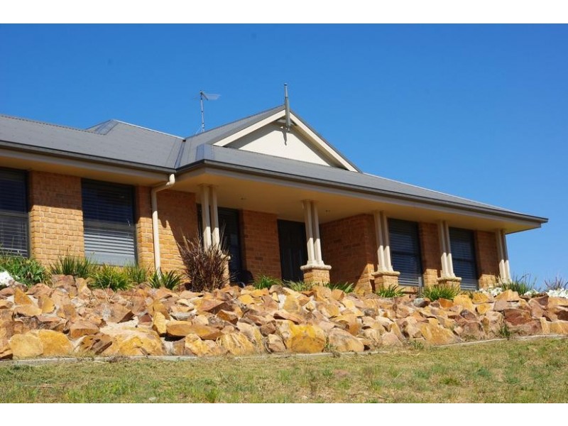 2 Cavalry Row, Scone NSW 2337