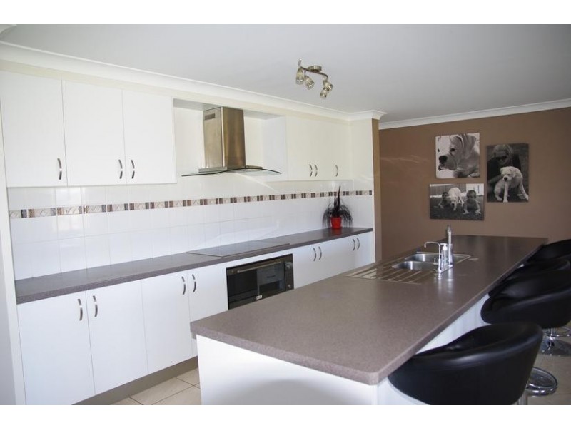 2 Cavalry Row, Scone NSW 2337