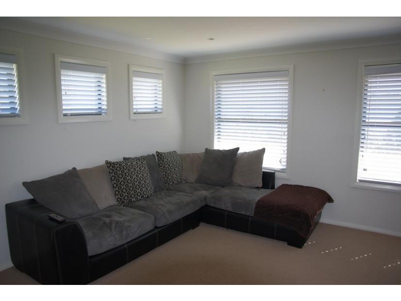 2 Cavalry Row, Scone NSW 2337