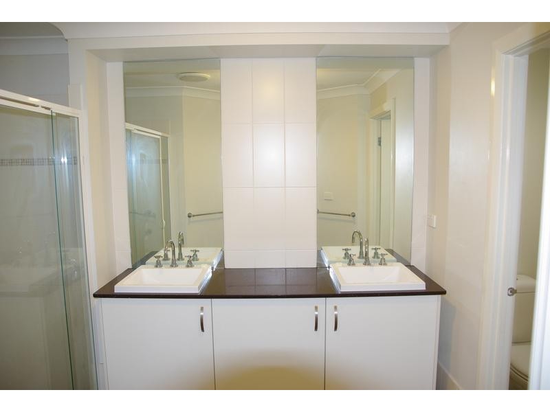 2 Cavalry Row, Scone NSW 2337