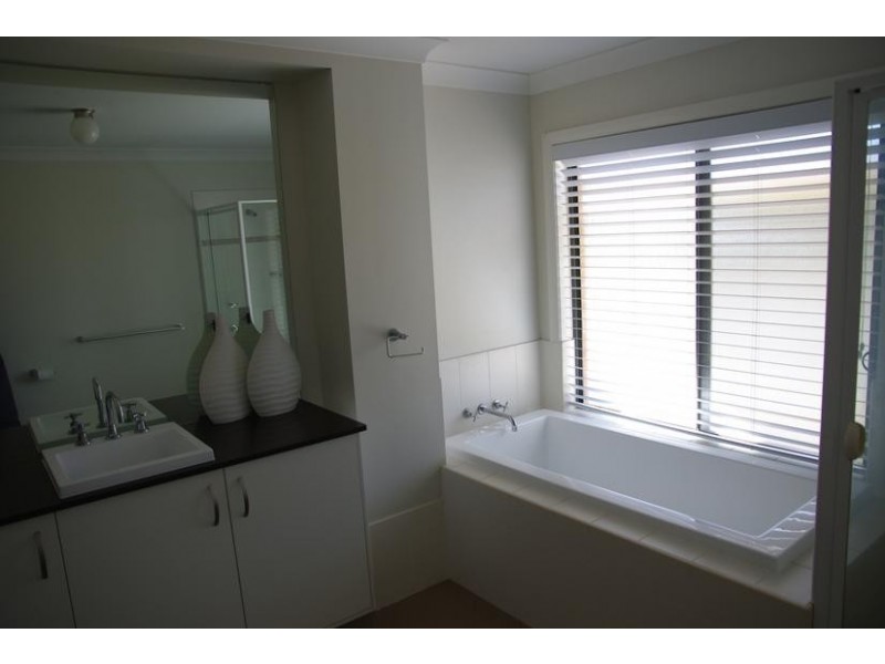 2 Cavalry Row, Scone NSW 2337