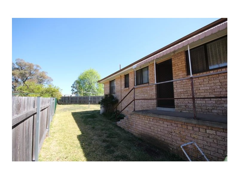 2 Renshaw Close, Scone NSW 2337
