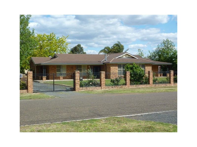 47 Gray Street, Scone NSW 2337
