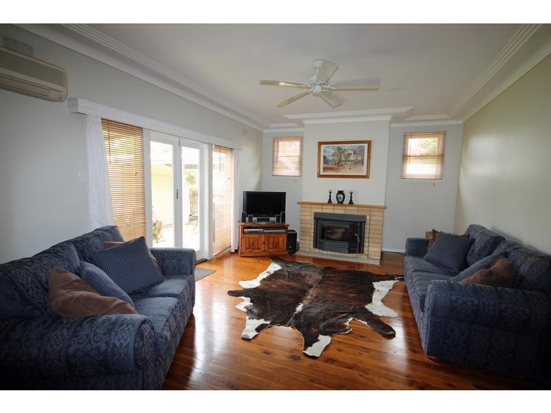 94 Waverley Street, Scone NSW 2337