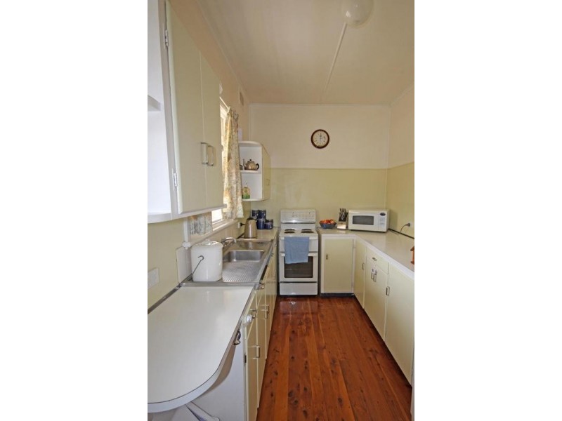 94 Waverley Street, Scone NSW 2337