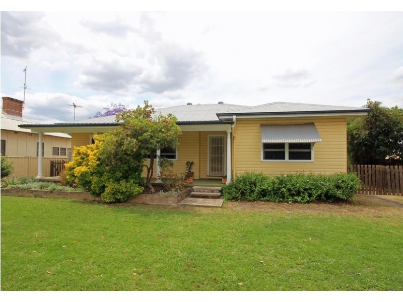 94 Waverley Street, Scone NSW 2337