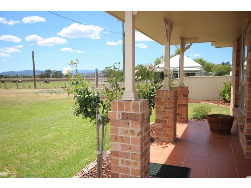 2 Hill St, Scone NSW 2337