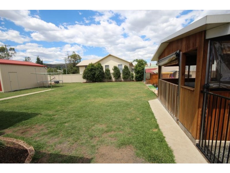 2 Hill St, Scone NSW 2337