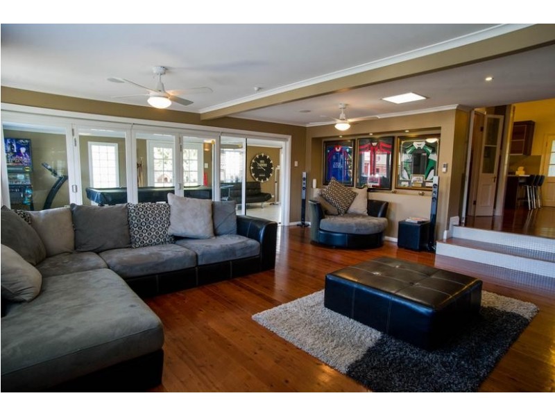 203 MacQueen St, Aberdeen NSW 2336