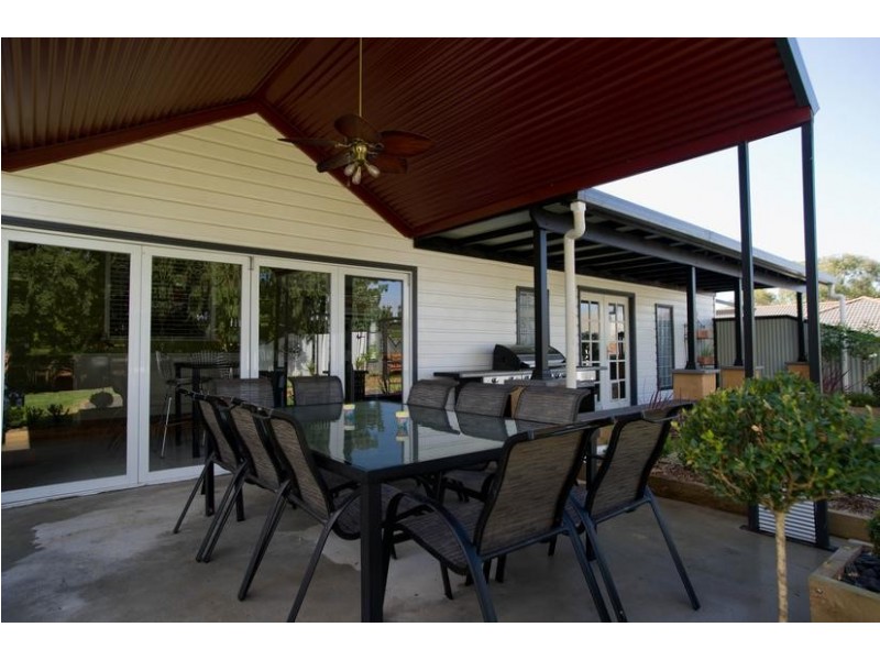203 MacQueen St, Aberdeen NSW 2336
