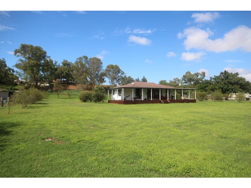 4 Miller Street, Gundy NSW 2337