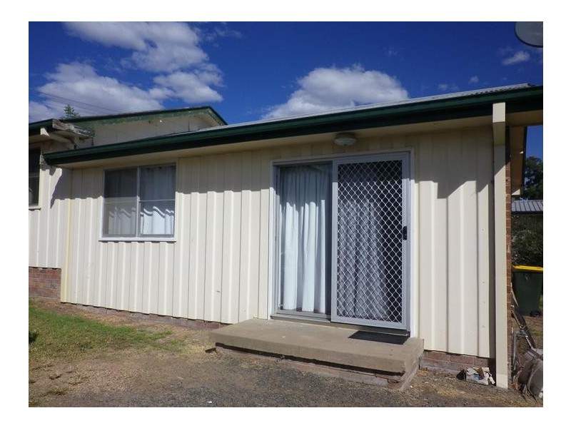 2/51 Barton, Scone NSW 2337