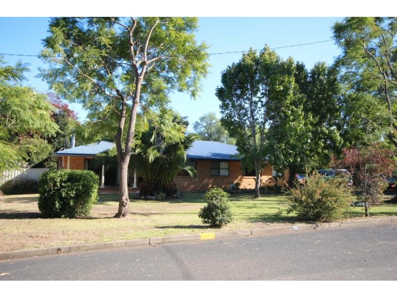 35 Waverley Street, Scone NSW 2337