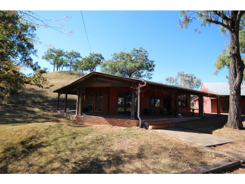 2002 Hunter Road, Gundy NSW 2337