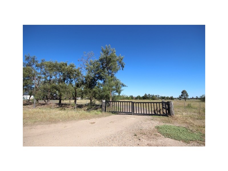 17e Kelly Street, Scone NSW 2337