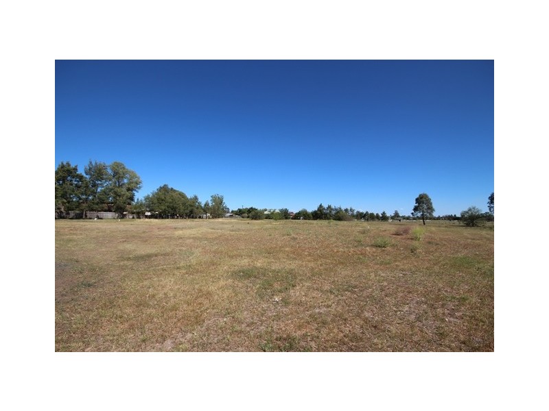 17e Kelly Street, Scone NSW 2337