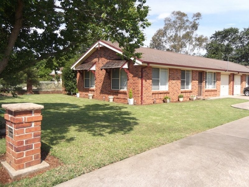 1/18 Gray Street, Scone NSW 2337