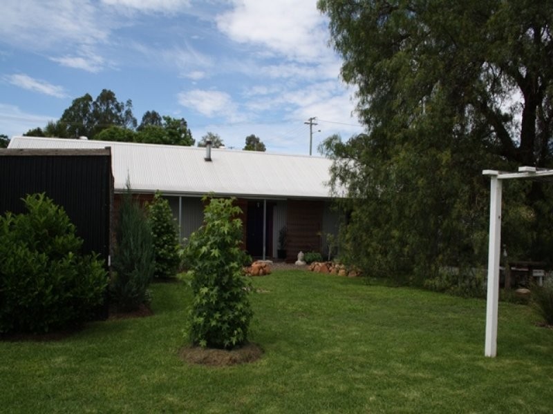 8 Wilson, Gundy NSW 2337