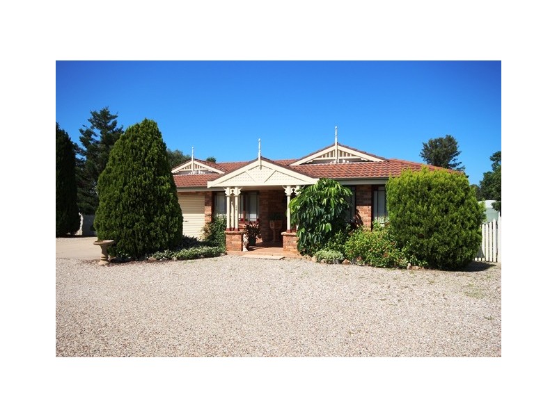 24 Gray Street, Scone NSW 2337