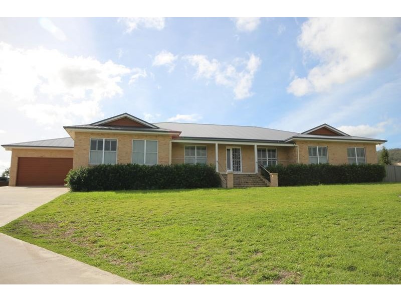 13 Redbank Drive, Scone NSW 2337