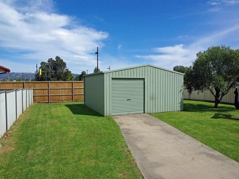 10 Eveleigh Crt, Scone NSW 2337