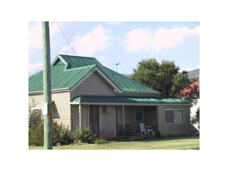 Cnr Hill and Parker Street, Scone NSW 2337