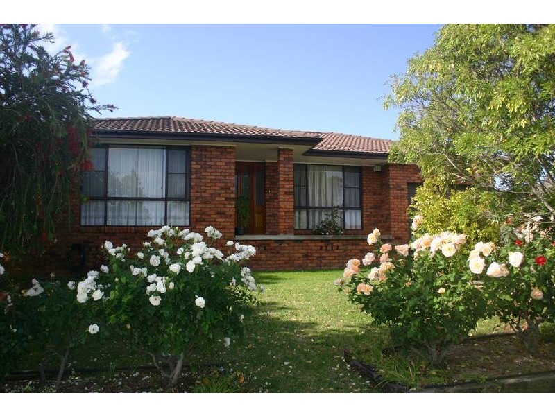 4 Askin PLACE, Scone NSW 2337