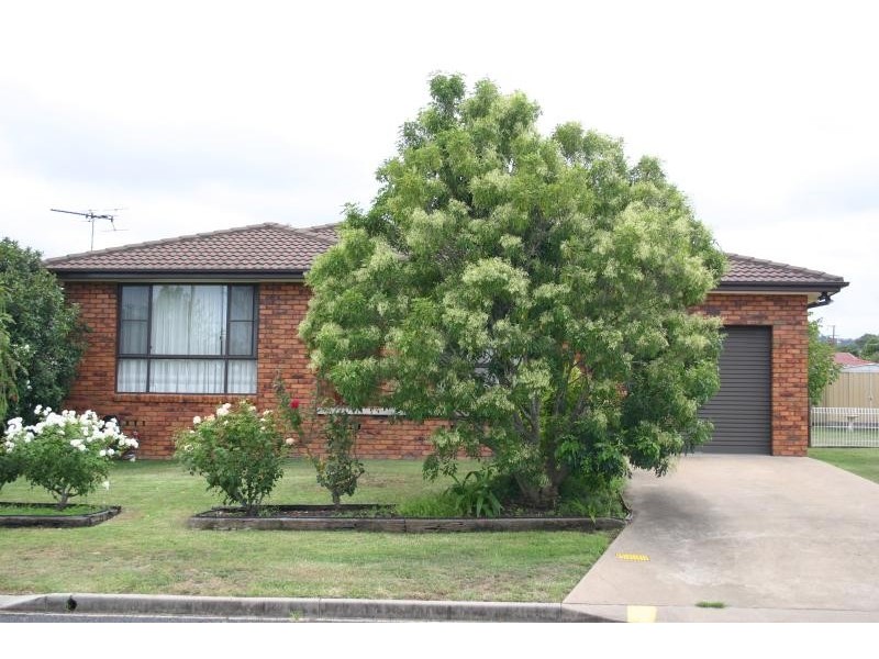 4 Askin PLACE, Scone NSW 2337