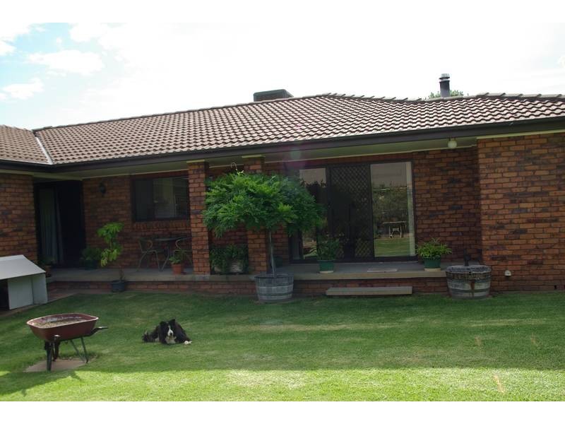 4 Askin PLACE, Scone NSW 2337