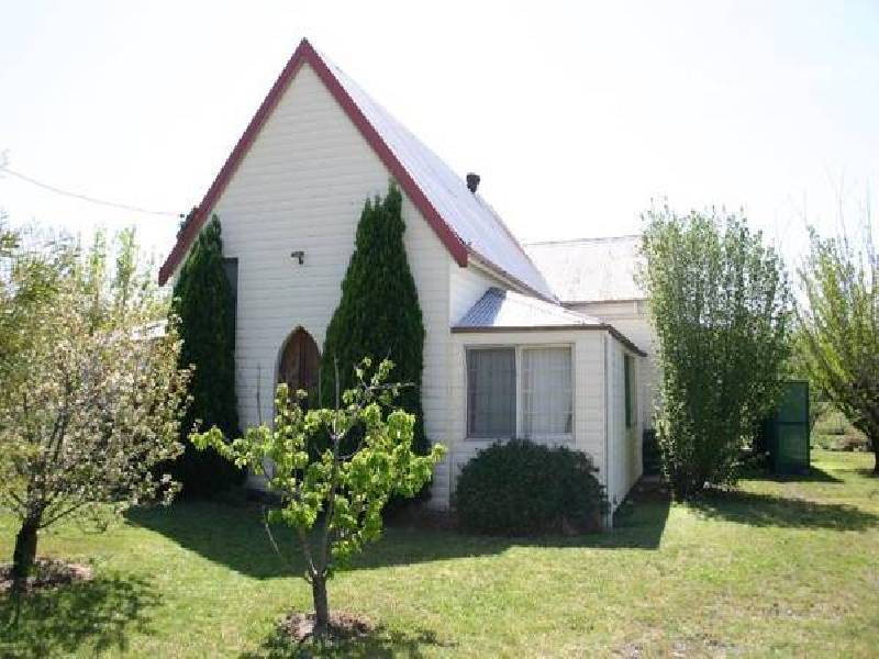 36 Debenham STREET, Blandford NSW 2338