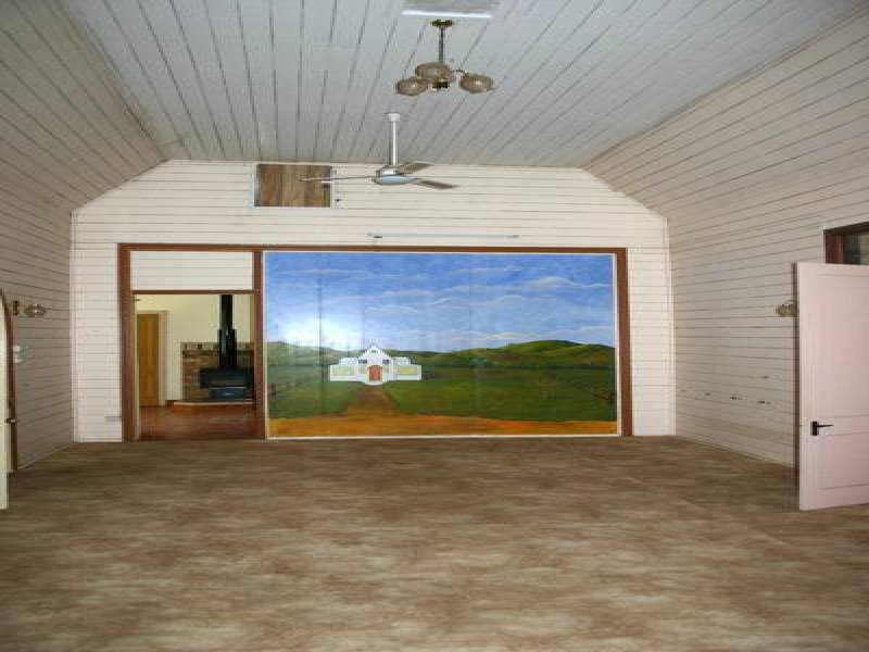 36 Debenham STREET, Blandford NSW 2338