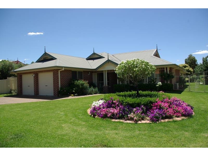 118 Barton Street, Scone NSW 2337