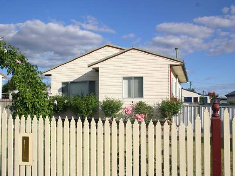 17 Coolabah, Scone NSW 2337