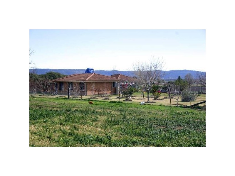 1 New England Highway, Aberdeen NSW 2336