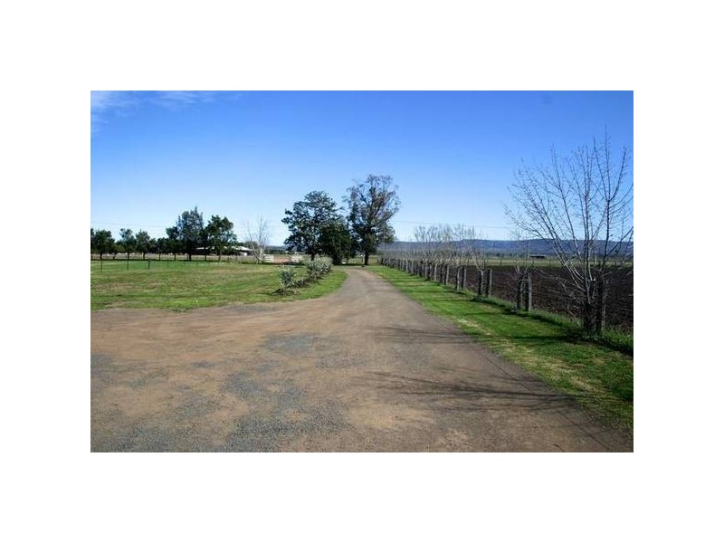 1 New England Highway, Aberdeen NSW 2336