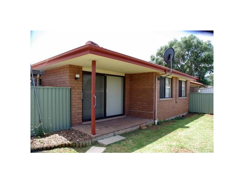 2/82 Park Street, Scone NSW 2337