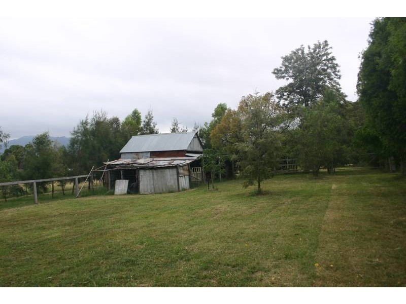 15 Finch Street, Blandford NSW 2338