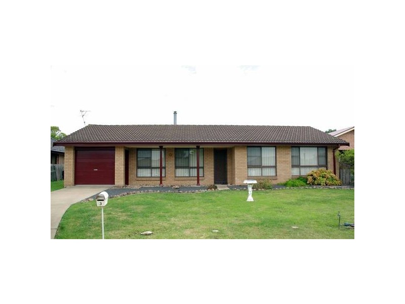 3 Lang Place, Scone NSW 2337
