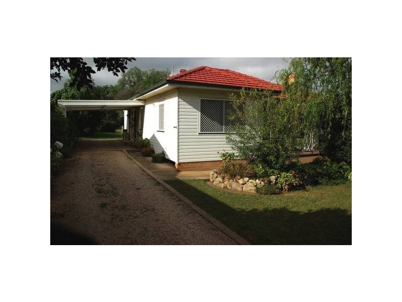 13 Philip Street, Scone NSW 2337