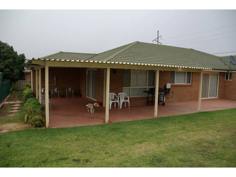 102 Barton Street, Scone NSW 2337