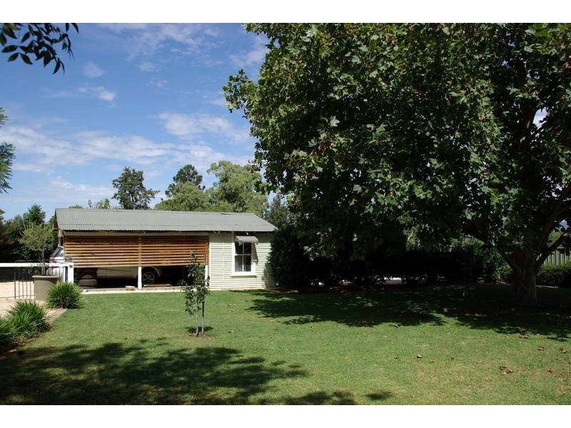 77 Park Street, Scone NSW 2337