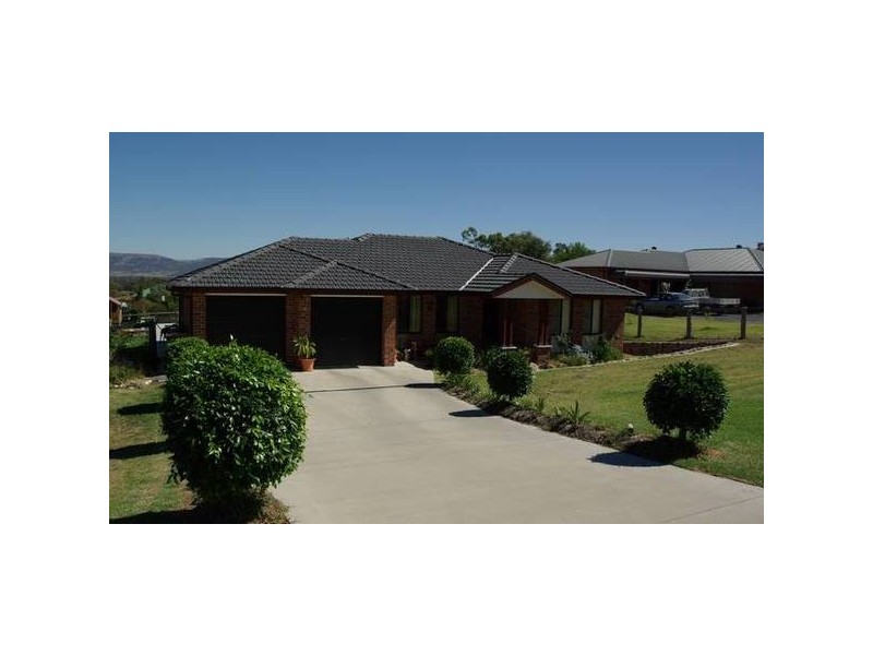 4 Halstead Close, Scone NSW 2337