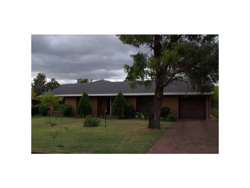 90 St Aubins Street, Scone NSW 2337