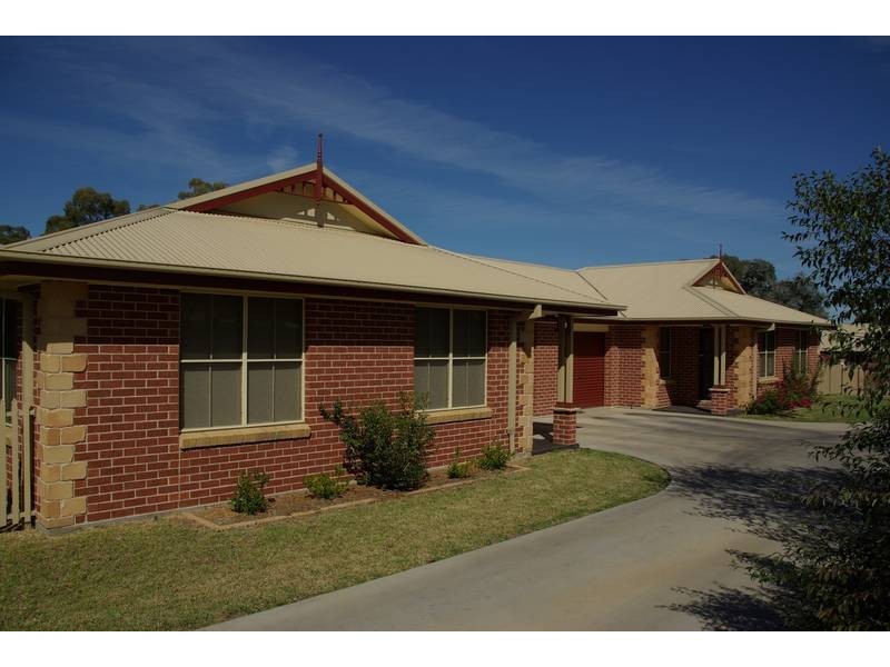 2/36 Satur Road, Scone NSW 2337