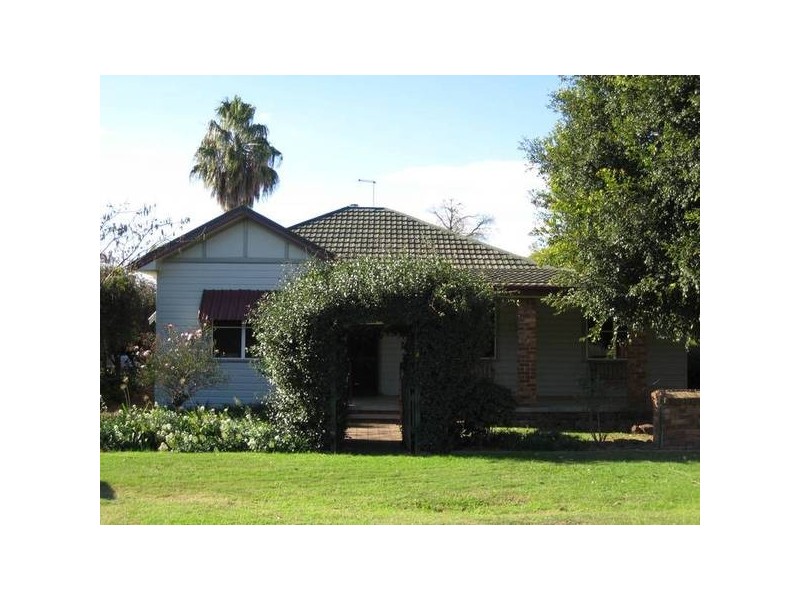 4 Dart Street, Aberdeen NSW 2336