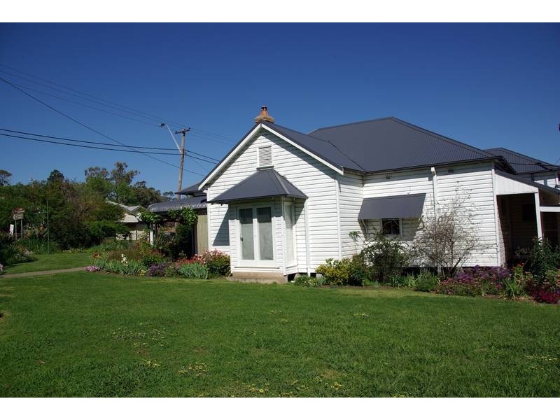 237 Kelly Street, Scone NSW 2337