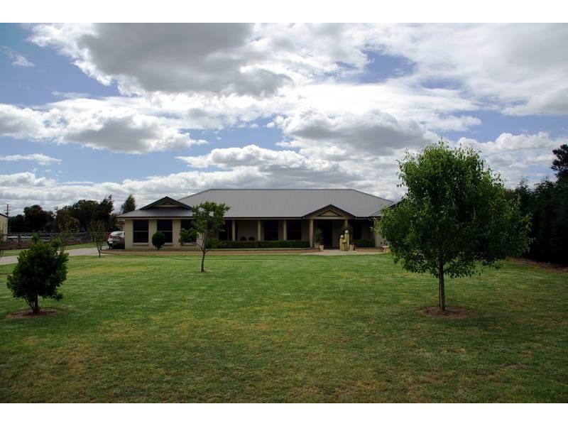 72 Gray Street, Scone NSW 2337