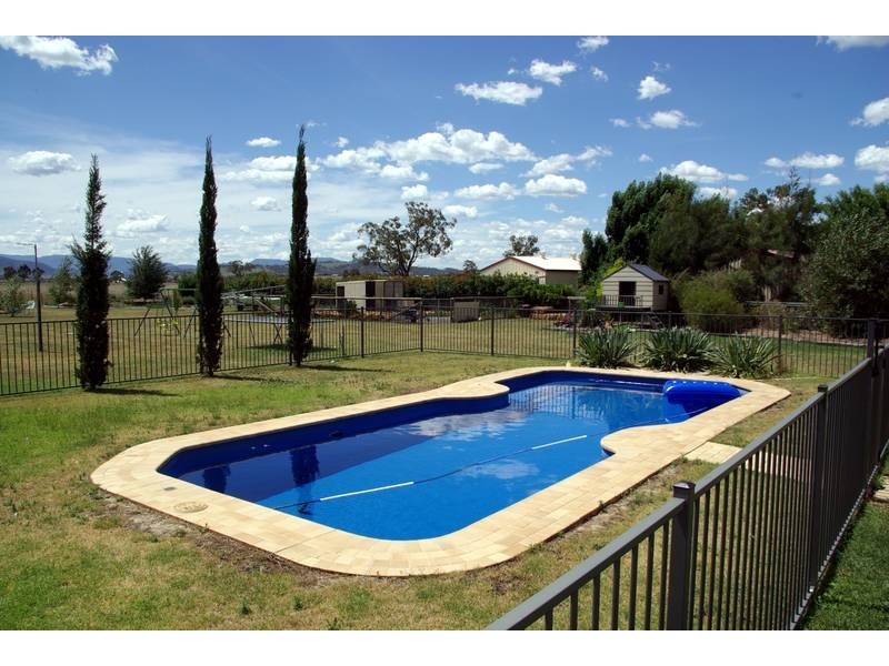 72 Gray Street, Scone NSW 2337